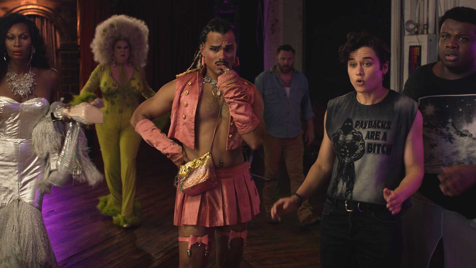 Queens of the Dead entrega estilo, mas tropeça no terror e na comédia, aponta crítica - Imagem do artigo original