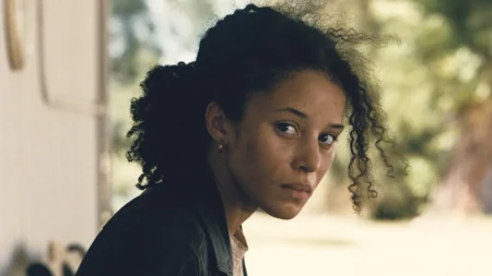 10 fantasias femininas baratas inspiradas em filmes para arrasar no Halloween 2025