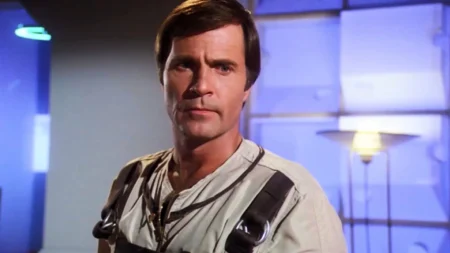 Legendary prepara novo filme de Buck Rogers com roteirista de Deadpool & Wolverine
