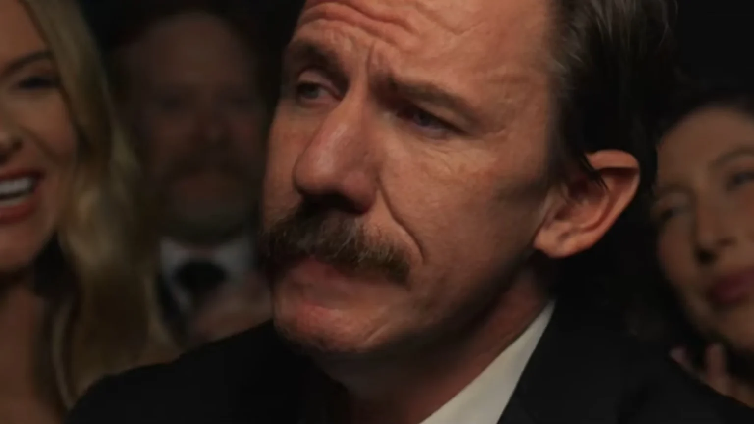 Curta “Ovation” satiriza aplausos intermináveis em festivais e agita a temporada de prêmios