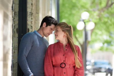 Amor em Grande Estilo: comédia romântica da Netflix costura moda inclusiva e carisma