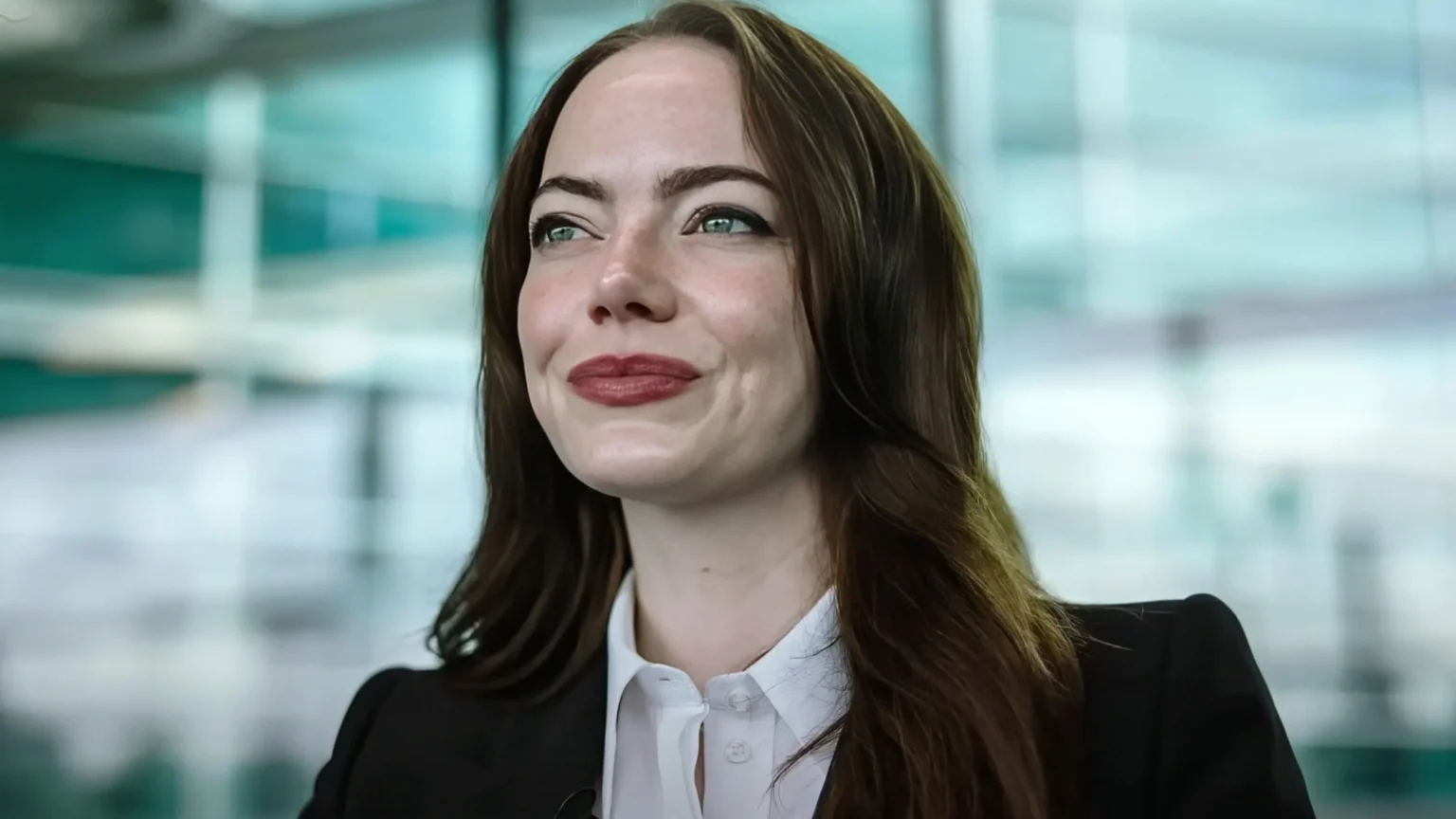 Bugonia: novo filme de Emma Stone entra de surpresa em universo cinematográfico em expansão