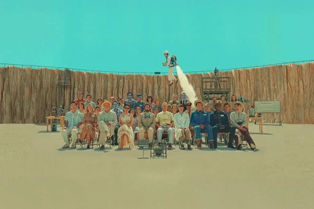 “Asteroid City”: filme de Wes Anderson chega à Netflix como vitrine de estilo e questionamentos