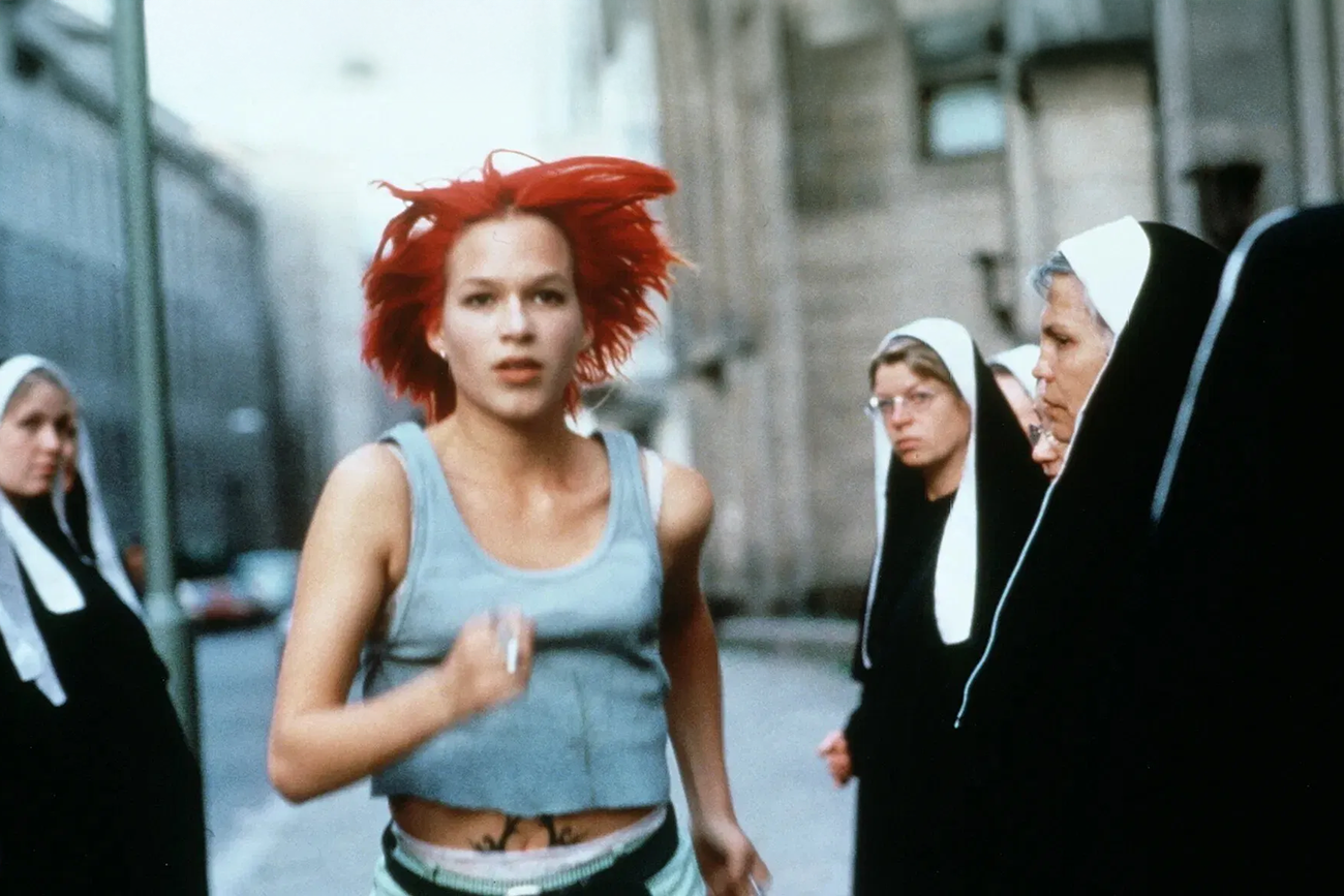 Corra, Lola, Corra: o longa alemão que transformou 81 minutos em pura adrenalina - Imagem do artigo