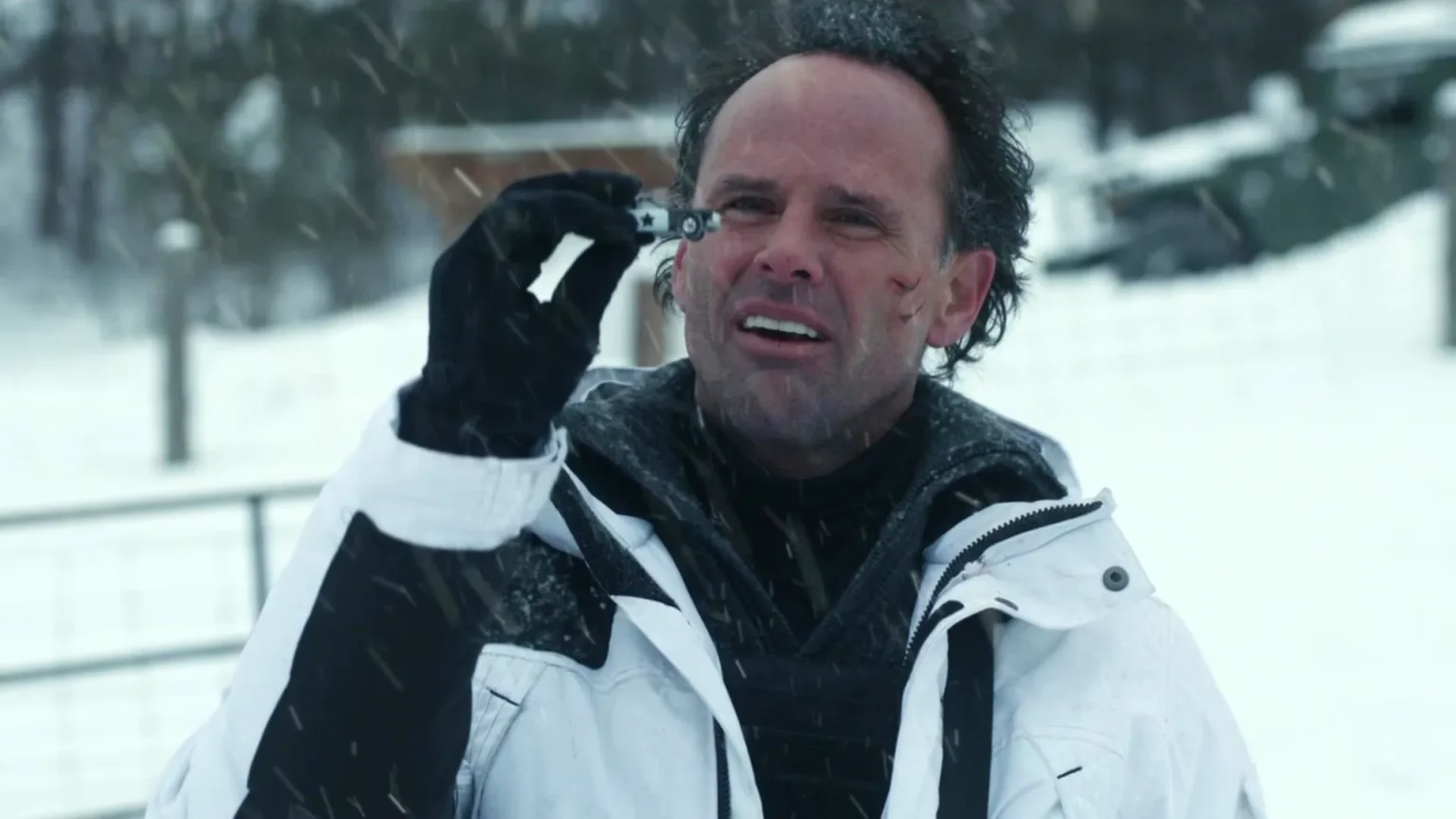 Fatman: ação natalina com Mel Gibson renasce no Top 10 da Netflix cinco anos depois