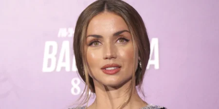 Ana de Armas negocia papel em “Reenactment”, novo longa com Cameron Diaz