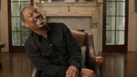 Documentário Being Eddie exalta carreira de Eddie Murphy, mas evita polêmicas