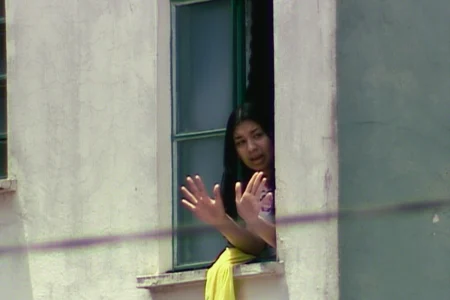 Documentário da Netflix revive o caso Eloá e expõe tensão entre polícia, imprensa e sequestrador