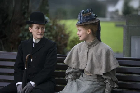 Drama histórico Albert Nobbs chega ao Prime Video com retrato sombrio de identidade e sobrevivência