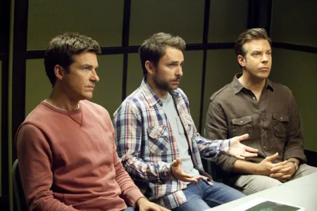 Vingança cômica em dose dupla: por que “Quero Matar Meu Chefe” segue divertindo na Netflix