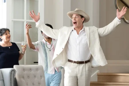 John Cena acelera a comédia Ricky Stanicky, novo filme de Peter Farrelly no Prime Video