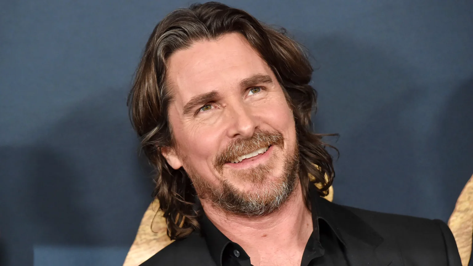 Christian Bale negocia protagonismo em Heat 2, sequência de Michael Mann que pode ter Leonardo DiCaprio
