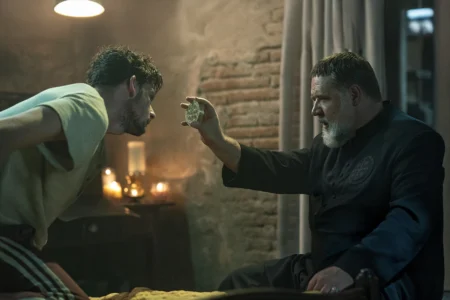 Suspense de exorcismo com Russell Crowe chega ao Prime Video: conheça O Exorcista do Papa