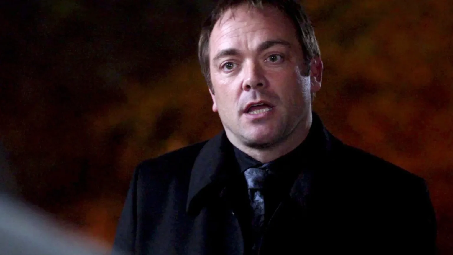 Supernatural: final da série deixa caminho aberto para o retorno de Crowley na 16ª temporada