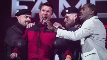 Diretor de The Running Man conta que Glen Powell e Colman Domingo “saíram do controle” em cena decisiva