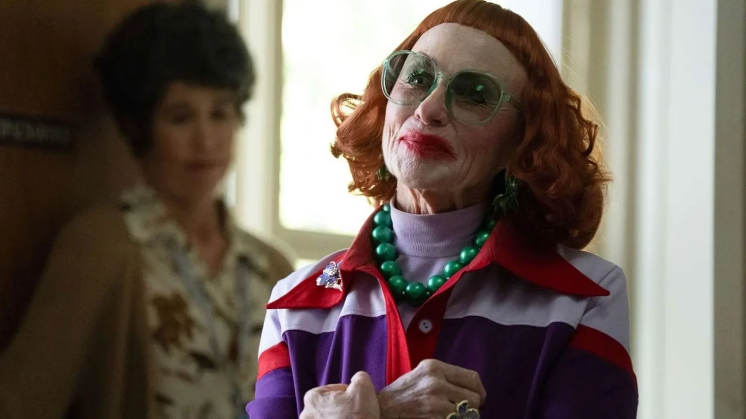 Origem de Aunt Gladys em Weapons: pistas, teorias e o futuro da vilã