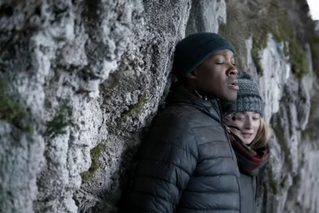 Tempestade: suspense de sobrevivência com Sophie Turner estreia no Prime Video e divide opiniões