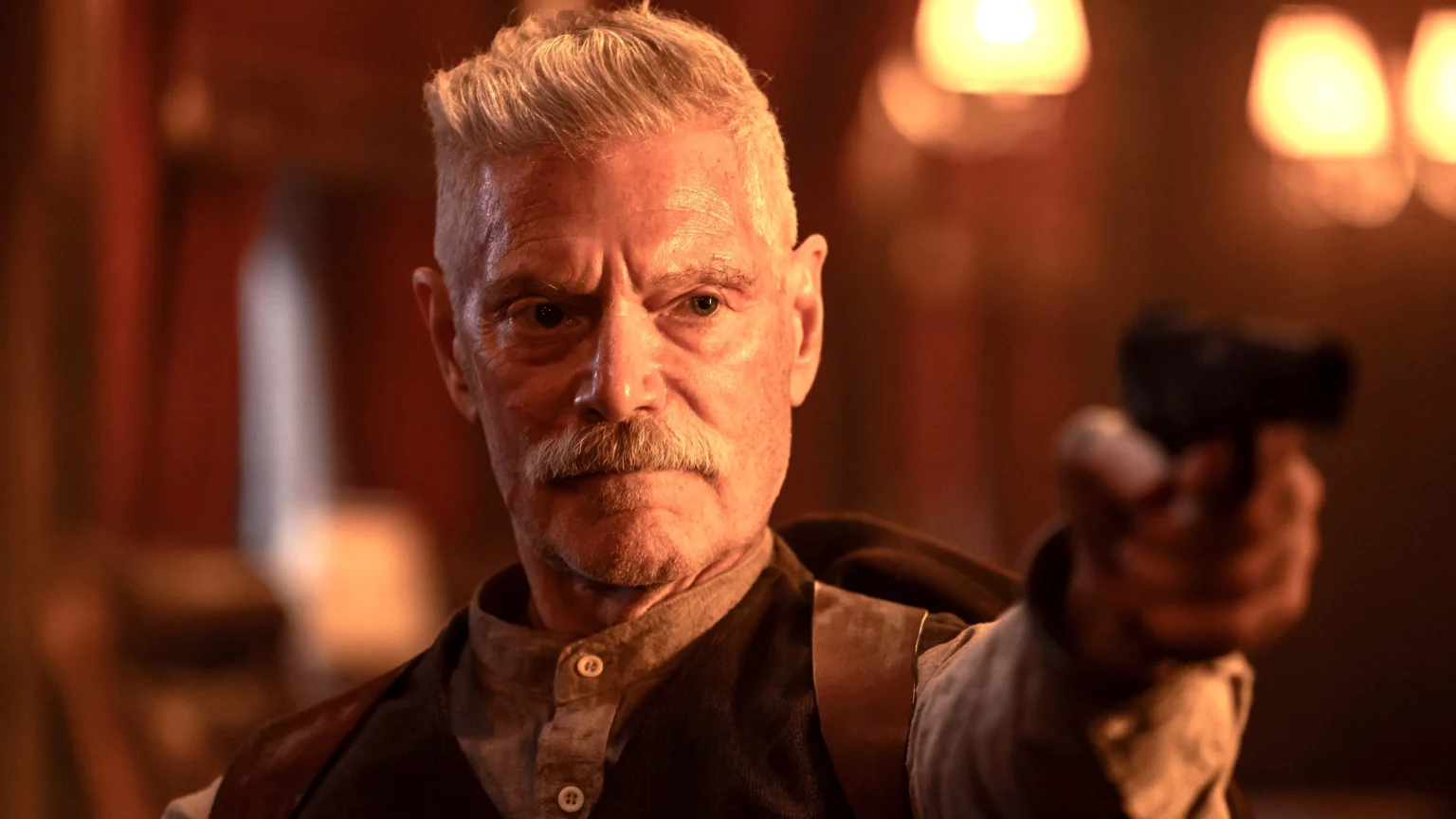 Diretor revela detalhes do final explosivo de Stephen Lang em Sisu: Road to Revenge