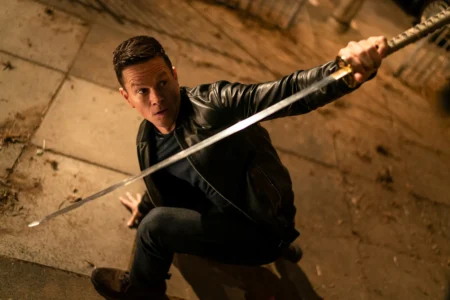 Infinito: filme de ficção científica com Mark Wahlberg chega à Netflix e promete confundir a cabeça do público