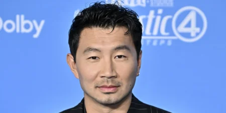 Simu Liu critica a falta de diversidade em Hollywood e aponta preconceito contra atores asiáticos