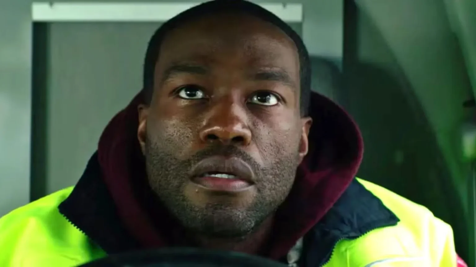 Ambulance, de Michael Bay, vira sensação na Netflix três anos após fracasso nos cinemas