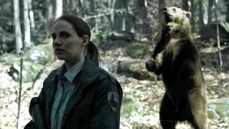 Crítica detona Savage Hunt: suspense de urso falha em ritmo, efeitos e autenticidade