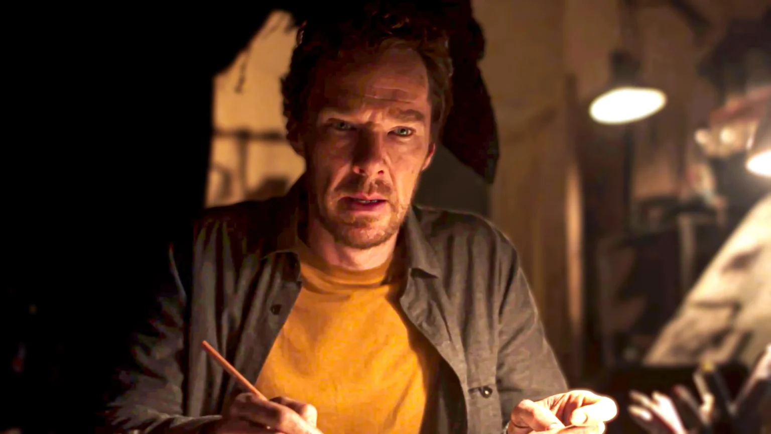 “The Thing with Feathers”: terror com Benedict Cumberbatch mistura luto, Mary Poppins e Fight Club