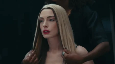 Trailer de “Mother Mary” apresenta Anne Hathaway como diva pop assombrada em terror musical da A24