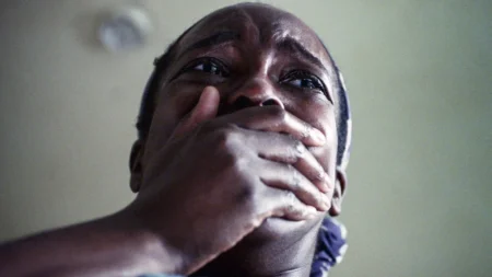 Vitórias no Gotham Awards reacendem interesse pelo terror “His House” na Netflix