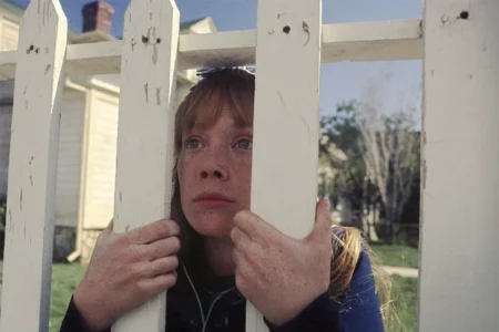 Clássico “Carrie, a Estranha” volta ao catálogo da Netflix e reafirma a força do terror de Brian De Palma