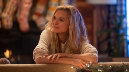 Crítica: Oh. What. Fun. aposta em Michelle Pfeiffer, mas entrega Natal morno