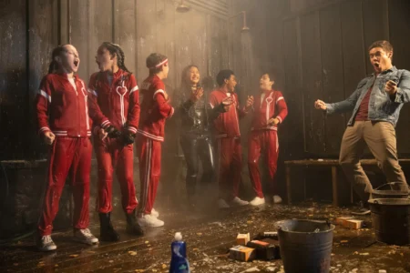 Magic Camp: comédia leve de 2020 chega à Netflix e promete diversão sem exigir esforço