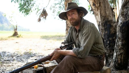 Filme High Ground lidera ranking global da Paramount+ cinco anos após chegar aos cinemas