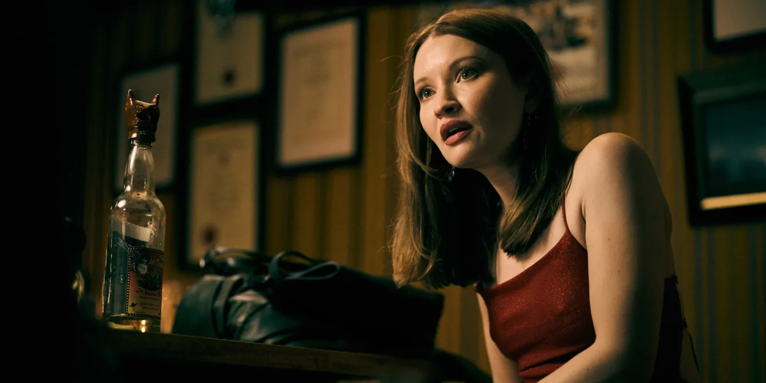 One More Shot: comédia australiana de loop temporal perde o ritmo e o humor