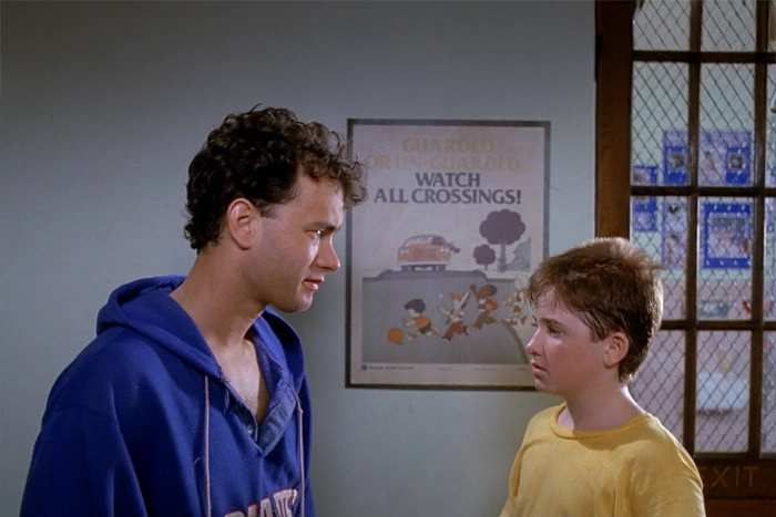 Clássico dos anos 80 que rendeu a primeira indicação de Tom Hanks ao Oscar estreia na Netflix