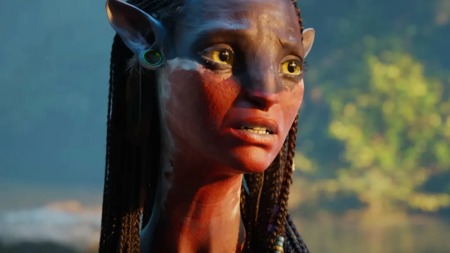 Zoe Saldaña revela virada sombria de Neytiri em Avatar: Fire and Ash