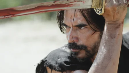 Crítica de Lone Samurai destaca bela ambientação, mas ação desigual e polêmica sociopolítica
