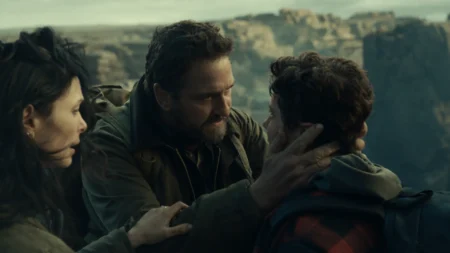 Gerard Butler encara abismo mortal em cena exclusiva de Greenland 2: Migration