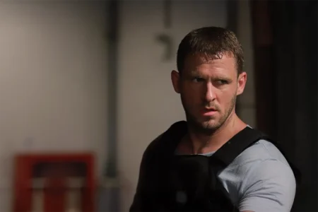 Alvo da Máfia lidera o ranking da Netflix e chama atenção pelo enredo incomum