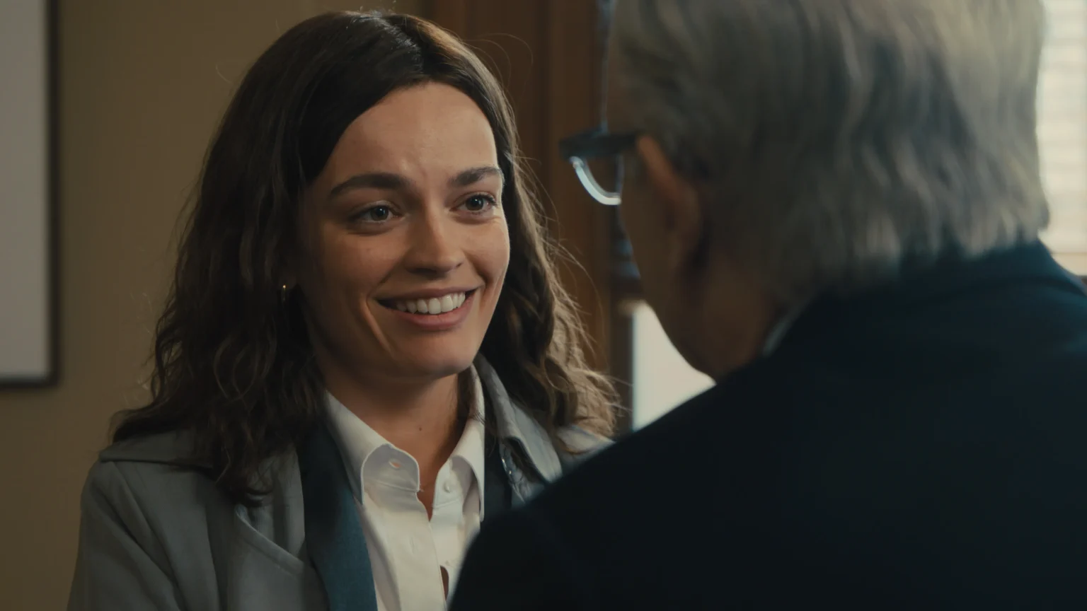 Crítica aponta que Ella McCay marca retorno frustrante de James L. Brooks