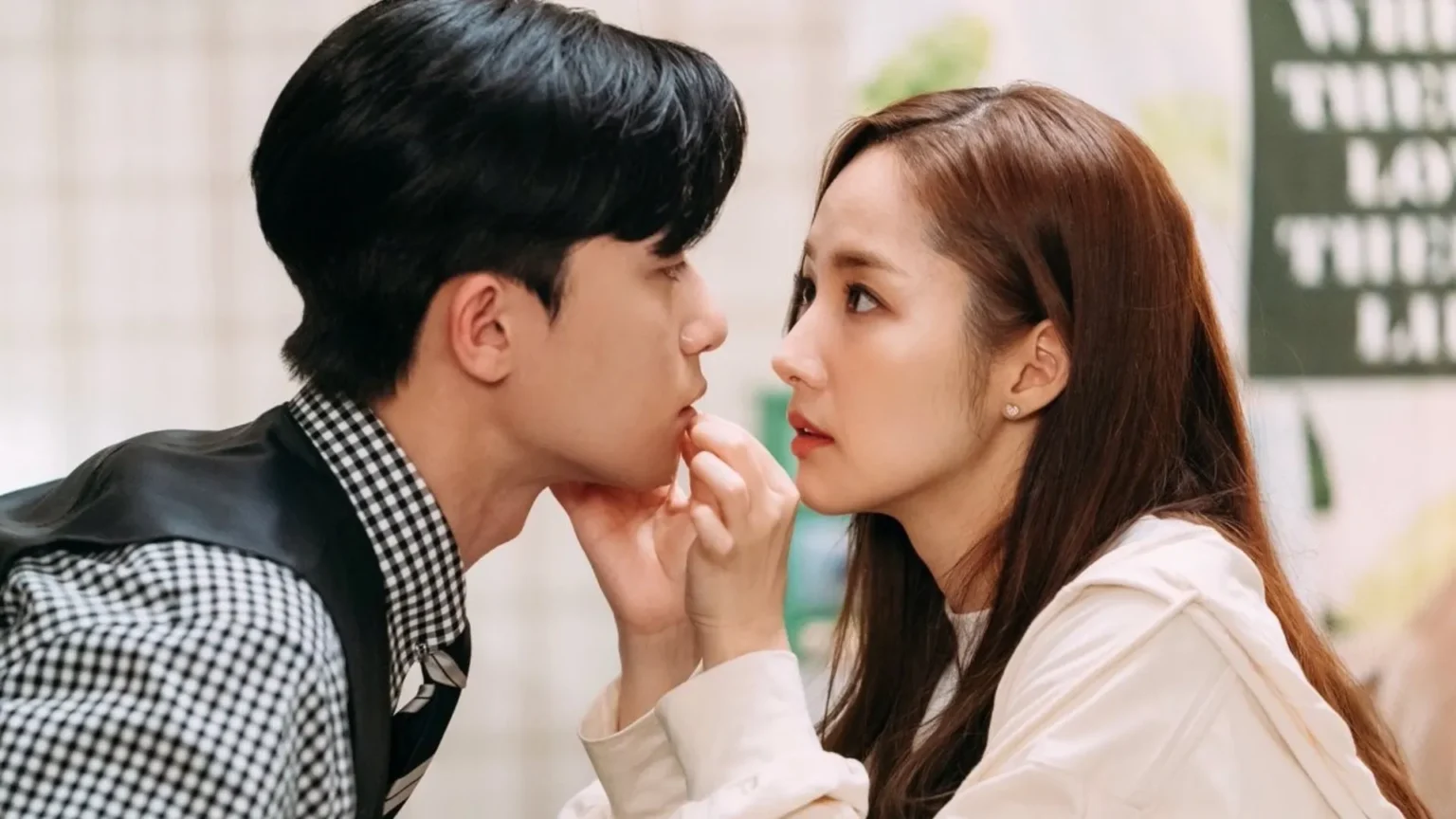 10 K-dramas quentes para maratonar já e fugir do romance água-com-açúcar