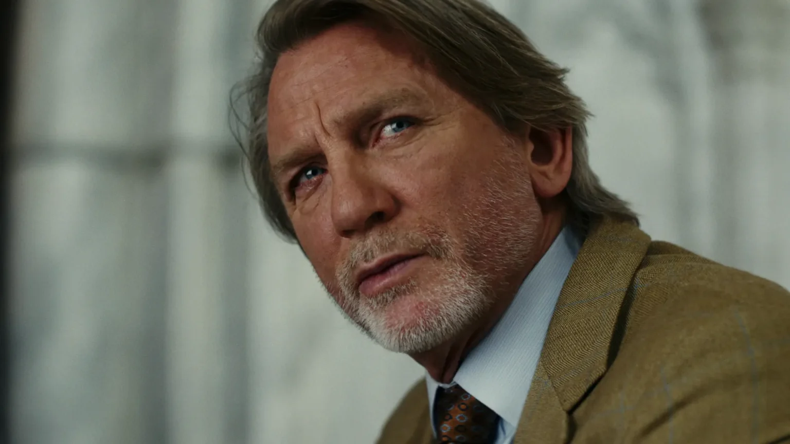 Knives Out 4 ganha sinal criativo: Rian Johnson já pensa nos próximos mistérios