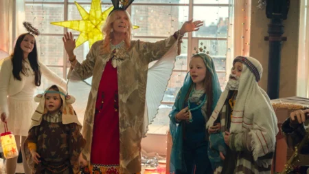 Toni Collette e Andrea Riseborough revelam seus filmes de Natal favoritos