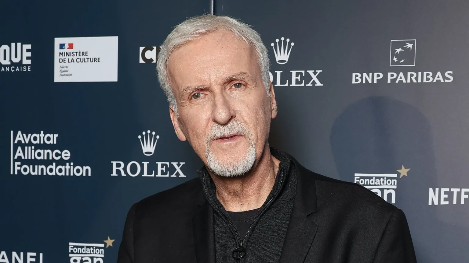 James Cameron envia alerta rigoroso a cinemas antes da estreia de Avatar: Fire and Ash