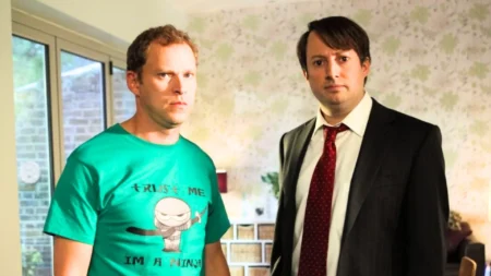 Sitcoms dos anos 2000 que ainda superam as comédias atuais