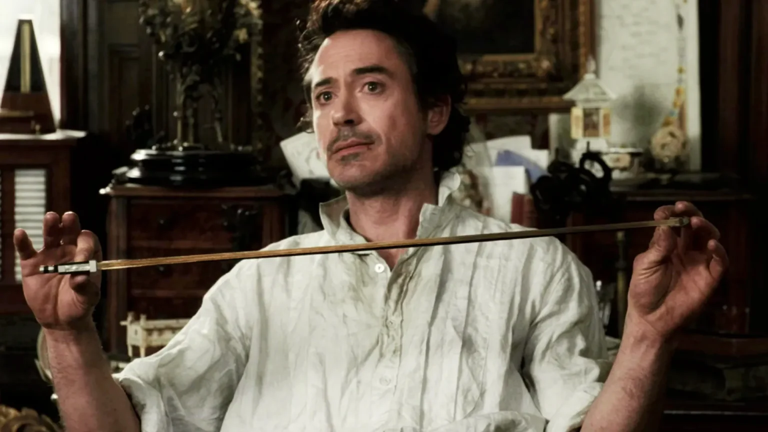 Novo projeto de Guy Ritchie afasta ainda mais a chance de Sherlock Holmes 3 com Robert Downey Jr.