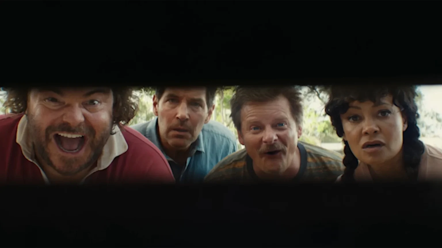 Nova versão de Anaconda tenta satirizar Hollywood, mas entrega comédia sem veneno