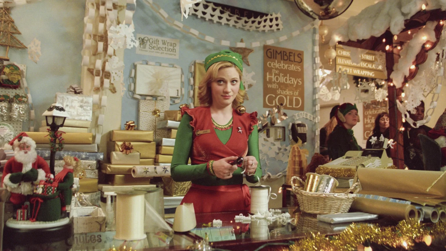 Zooey Deschanel quase ficou fora de Elf; papel foi oferecido a Katie Holmes