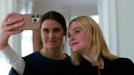 Elle Fanning rouba a cena em Sentimental Value, drama elogiado com 96% no Rotten Tomatoes