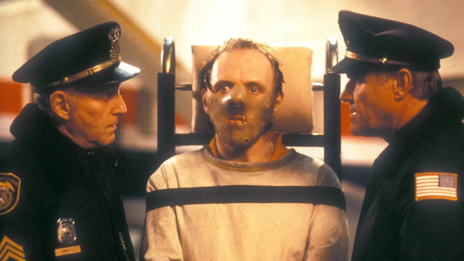 10 filmes de terror dos anos 90 que marcaram época sem recorrer ao slasher